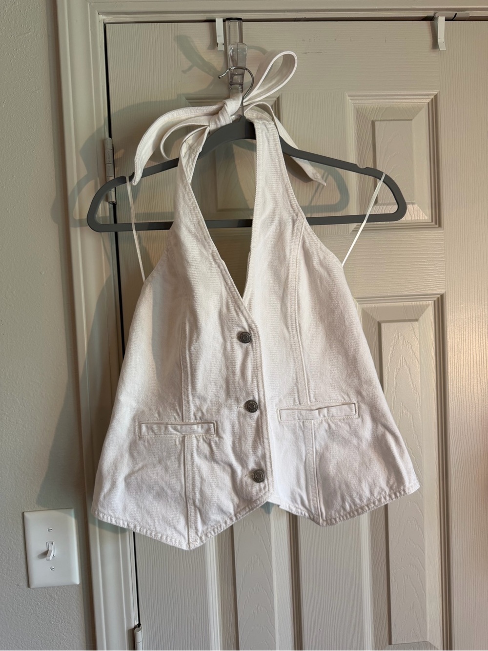 White Halter Button-Front Vest Camisole w/ Open-Back